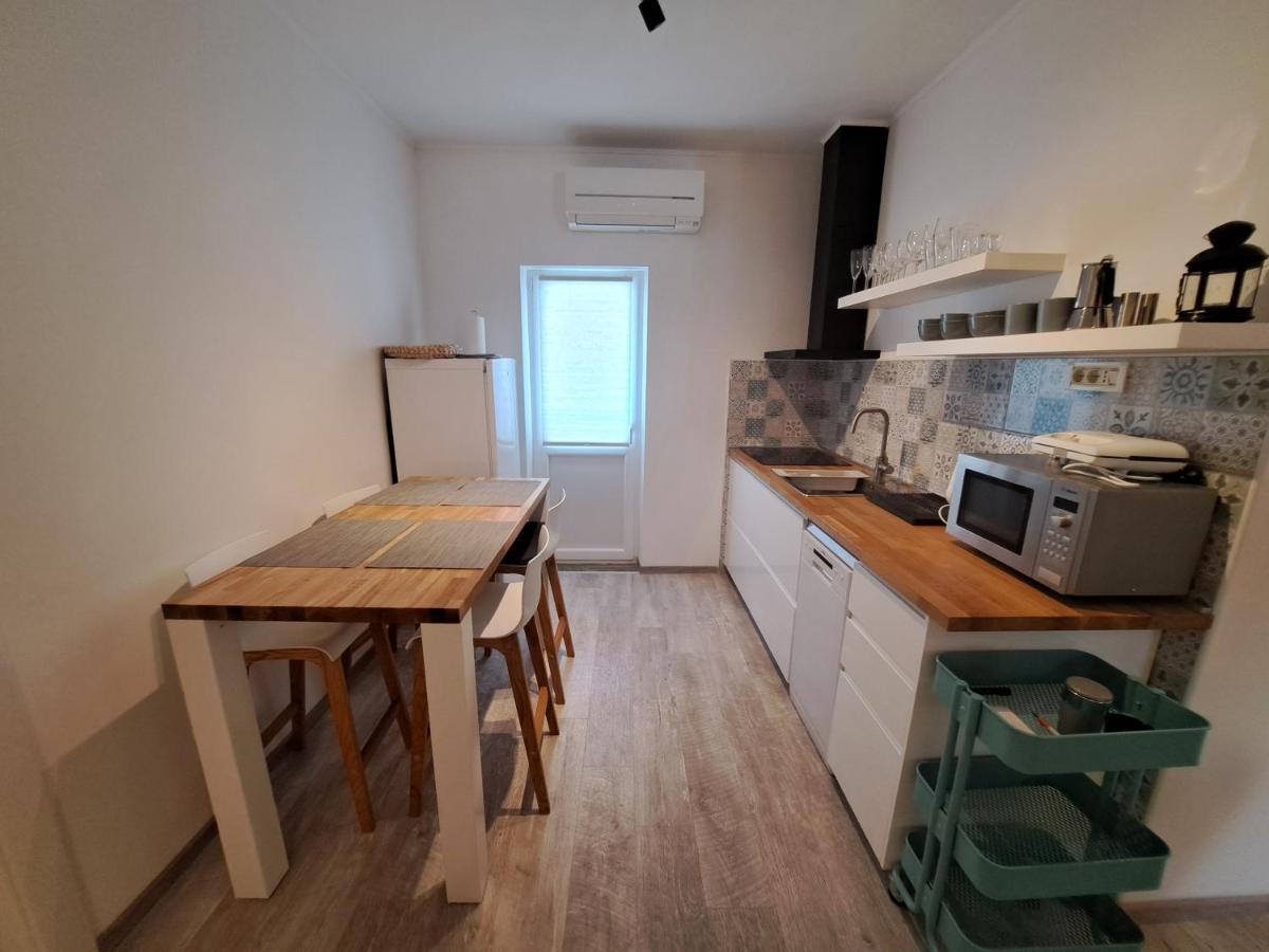 Apartment Grandic Baska  Bagian luar foto